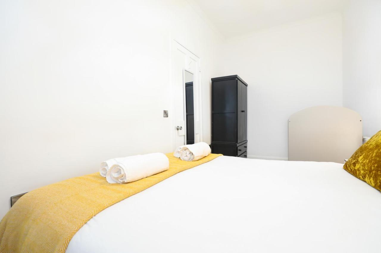Stunning Modern 3 Bedroom Apartment Edinburgh Bagian luar foto