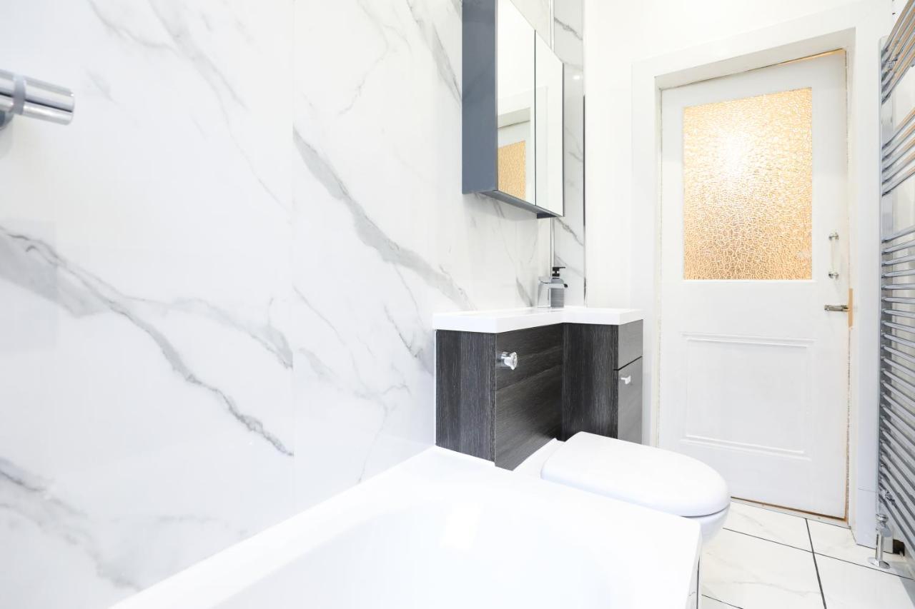 Stunning Modern 3 Bedroom Apartment Edinburgh Bagian luar foto