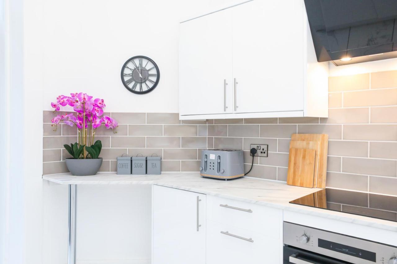 Stunning Modern 3 Bedroom Apartment Edinburgh Bagian luar foto