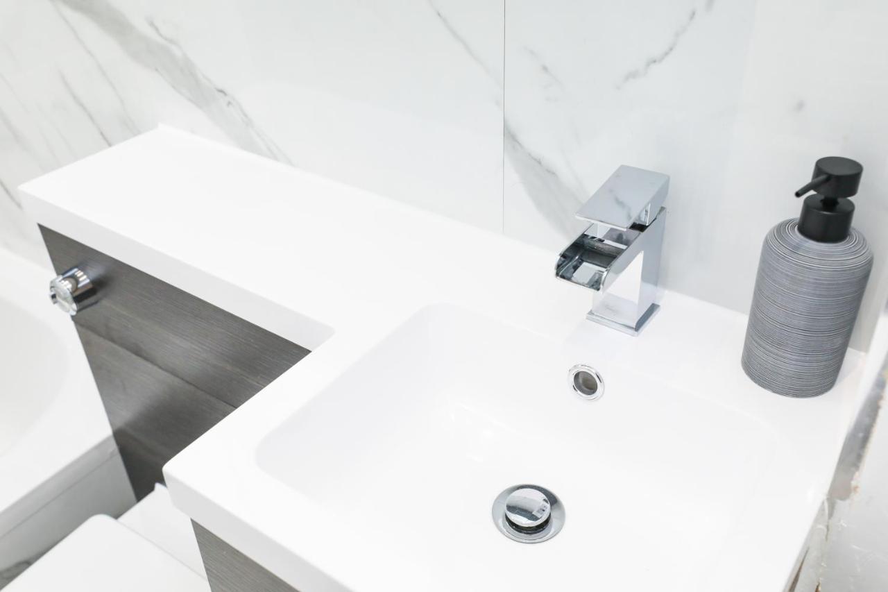 Stunning Modern 3 Bedroom Apartment Edinburgh Bagian luar foto
